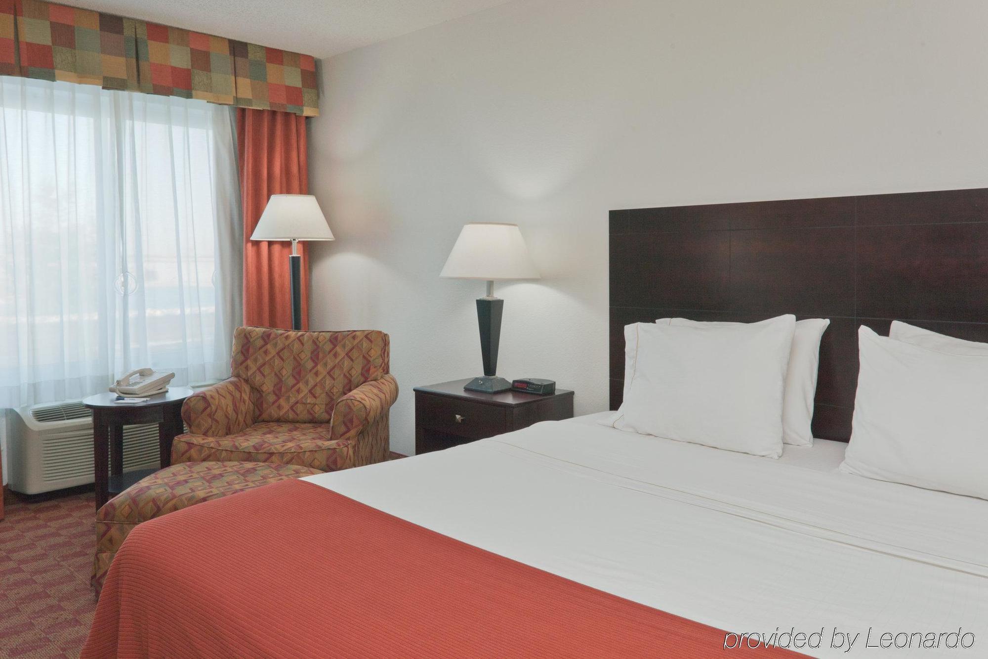 Holiday Inn Express - Rensselaer, An Ihg Hotel Room photo