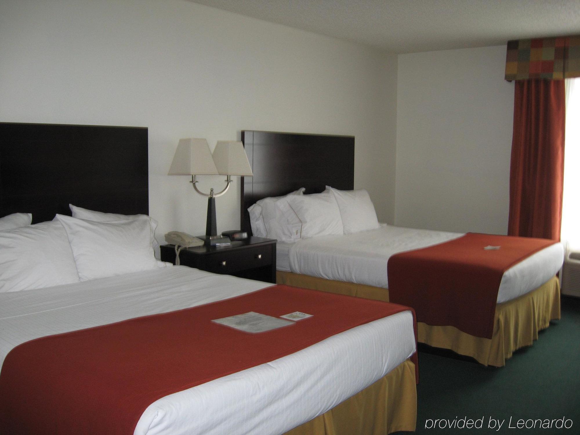 Holiday Inn Express - Rensselaer, An Ihg Hotel Room photo