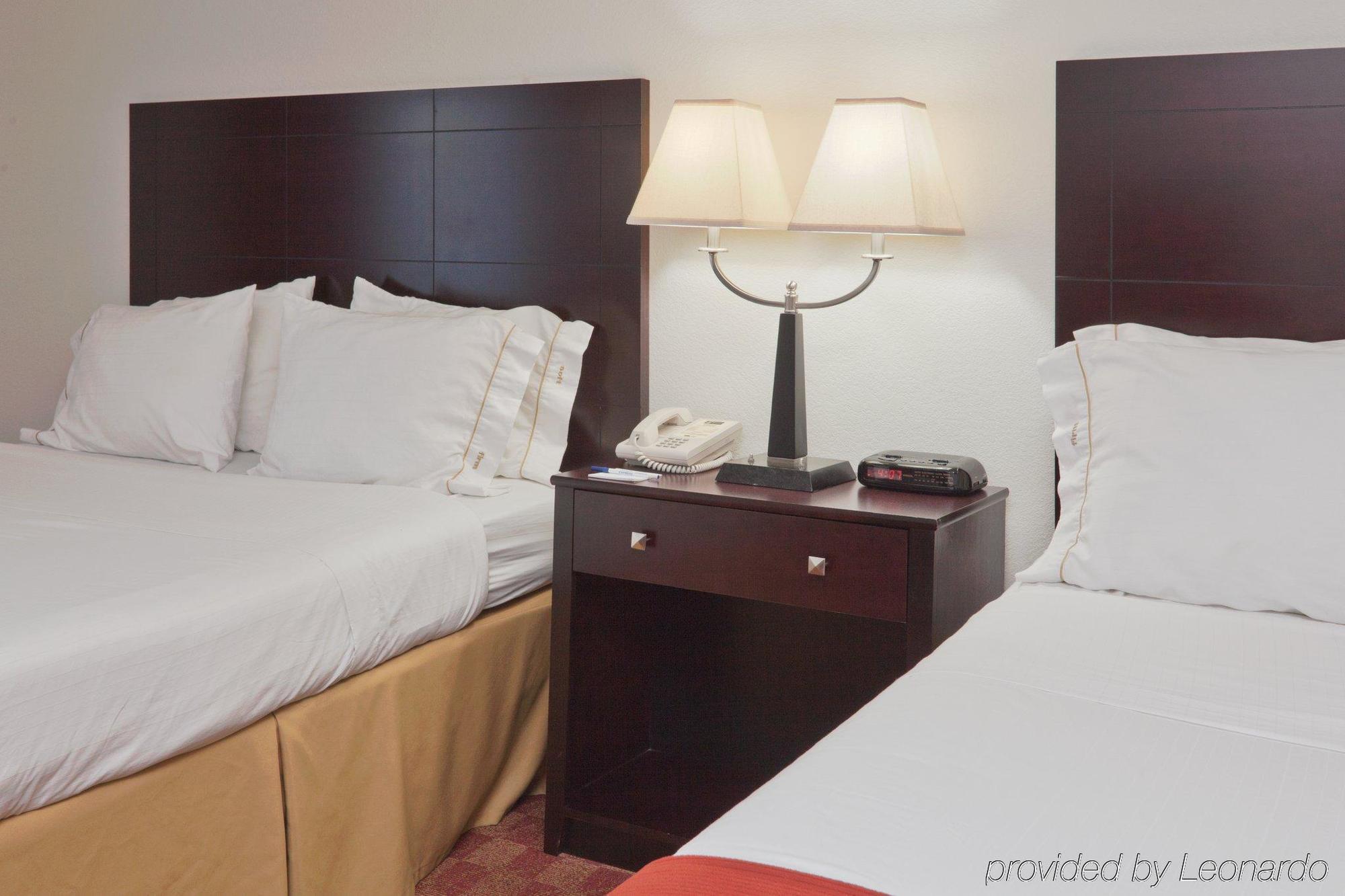 Holiday Inn Express - Rensselaer, An Ihg Hotel Room photo