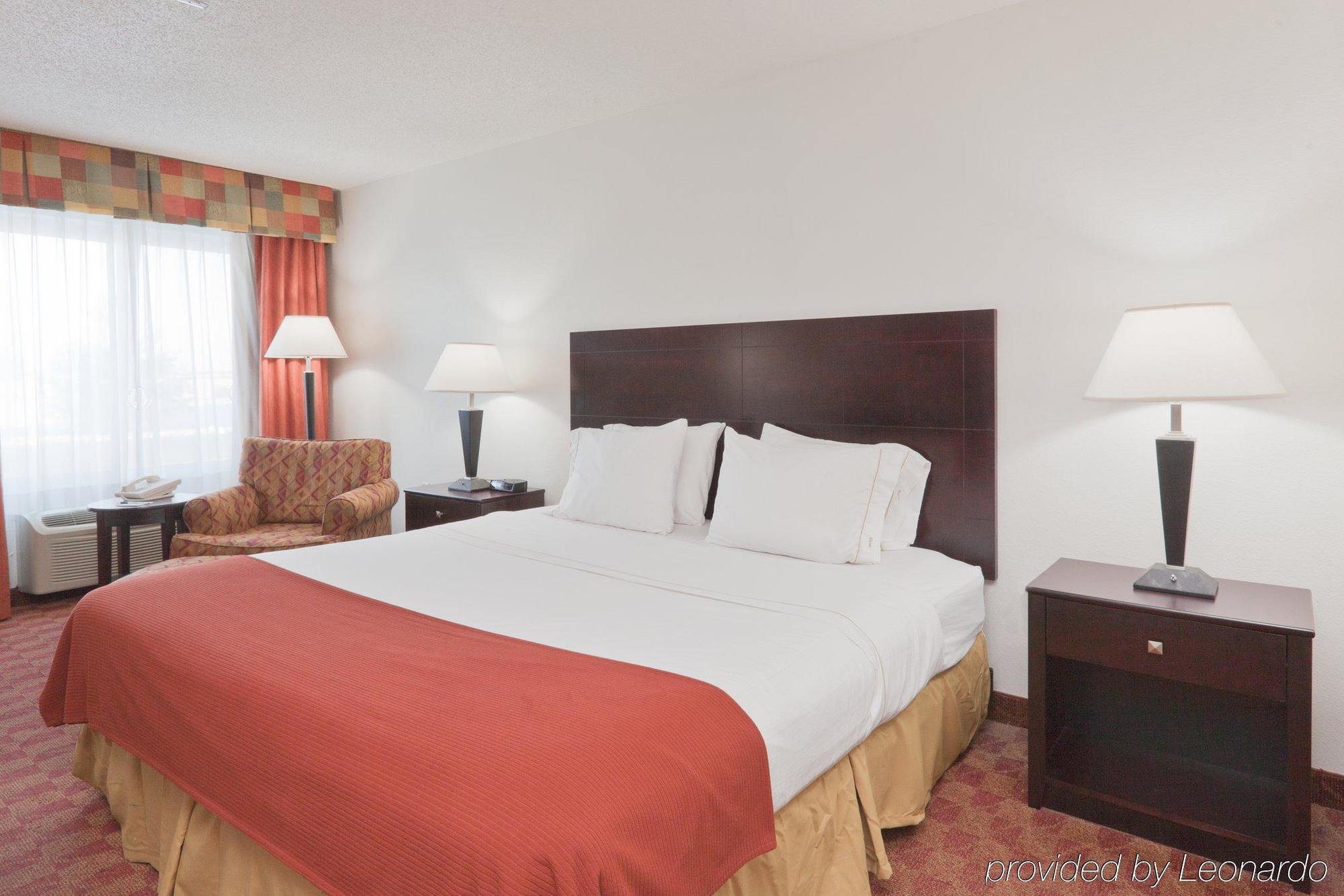 Holiday Inn Express - Rensselaer, An Ihg Hotel Room photo